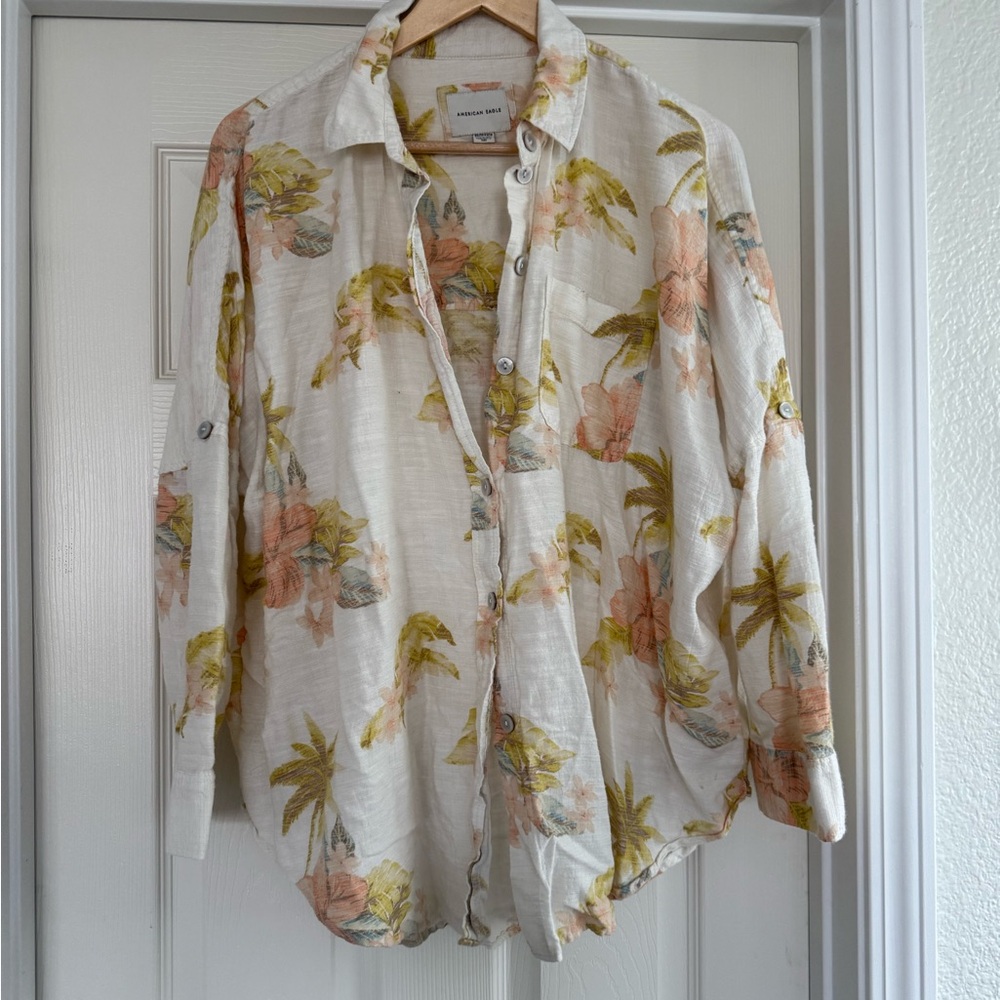 American Eagle Outfitters Floral Button-Up in Cream and Pastel